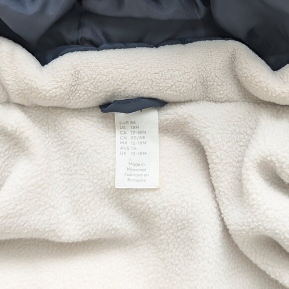 (2/$20) H&M - Water-Repellent Puffer Jacket - Picture 8 of 10